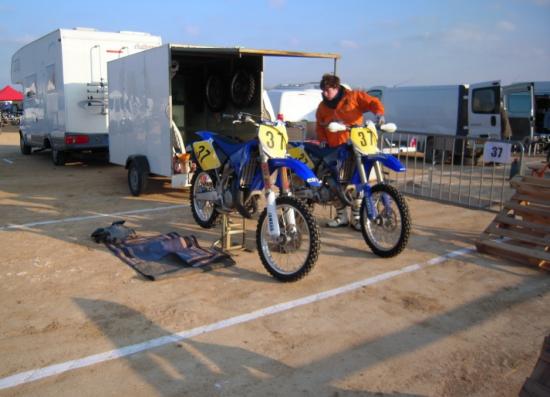Paddock team Yamaha 37